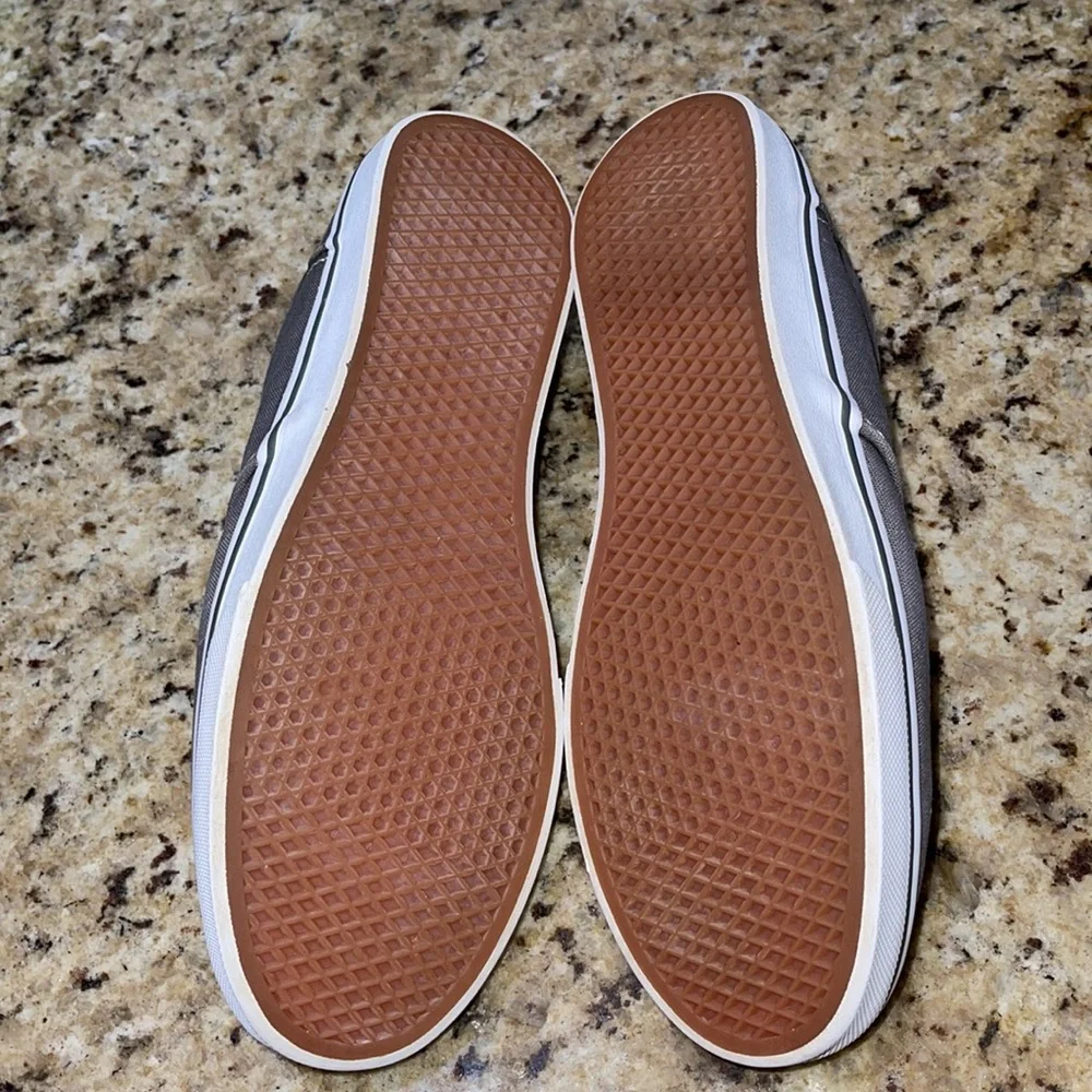 Vans - Picture 5 of 9